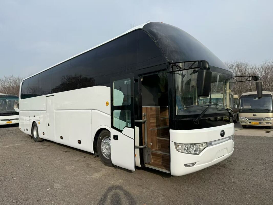 Μεταχειρισμένο Τουριστικό Λεωφορείο Yutong Zk6122 Yuchai 330hp Φύλλα Σούστας 50 Θέσεις Πολυτελής Μεταφορά με Κλιματισμό