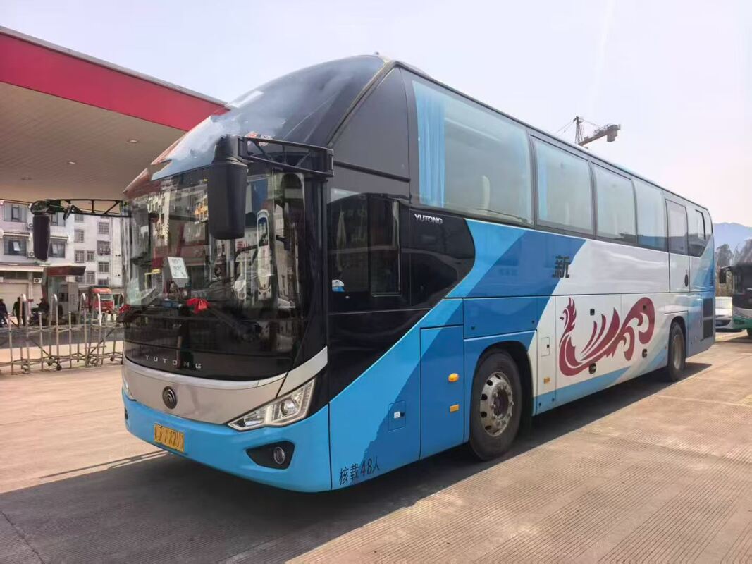 Χρησιμοποιούμενα λεωφορεία Yutong Zk6128 Weichai 375hp Euro 5 Leaf Spring 48 θέσεις Λούξ Μεταφορά με κλιματισμό για μεταφορά ή μεγάλη απόσταση