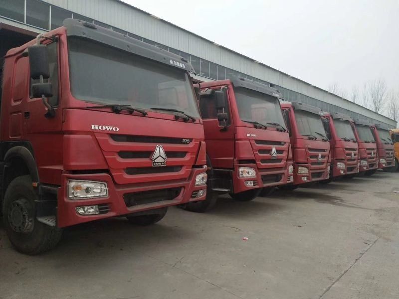 Tipper χεριών Dongfeng κόκκινου χρώματος τα 2$α φορτηγά με 6x4 η ΕΥΡΟ- μηχανή diesel 3