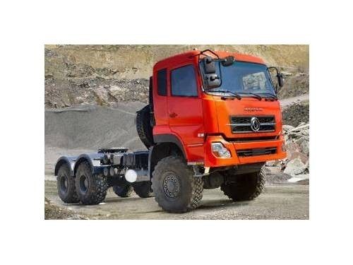 2016 χρησιμοποιημένο εμπορικό σήμα Dongfeng φορτηγών τρακτέρ έτους 375hp με τον τρόπο Drive 6×6 RHD