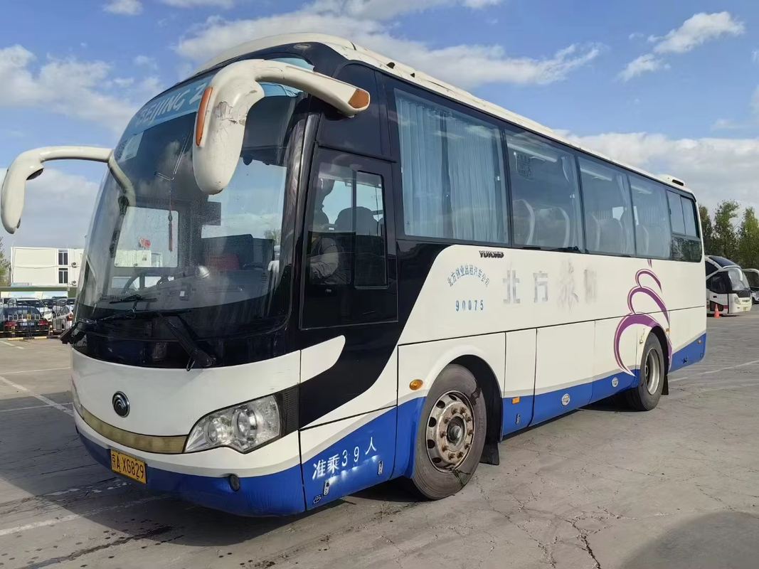 Yutong ZK6122 55 Θέσεων Μεταχειρισμένο Πολυτελές Λεωφορείο Διπλής Πόρτας Δερμάτινα Καθίσματα Χειροκίνητο Πετρέλαιο Κλιματισμός
