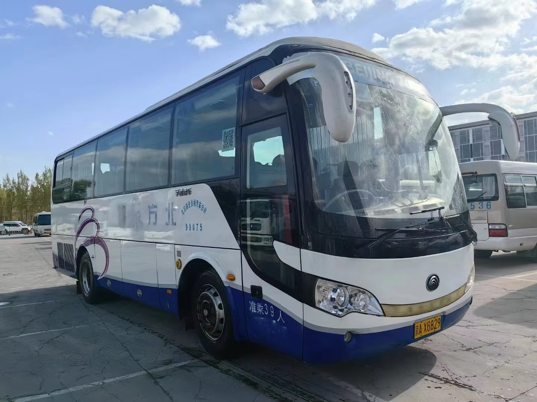 Yutong ZK6122 55 Θέσεων Μεταχειρισμένο Πολυτελές Λεωφορείο Διπλής Πόρτας Δερμάτινα Καθίσματα Χειροκίνητο Πετρέλαιο Κλιματισμός