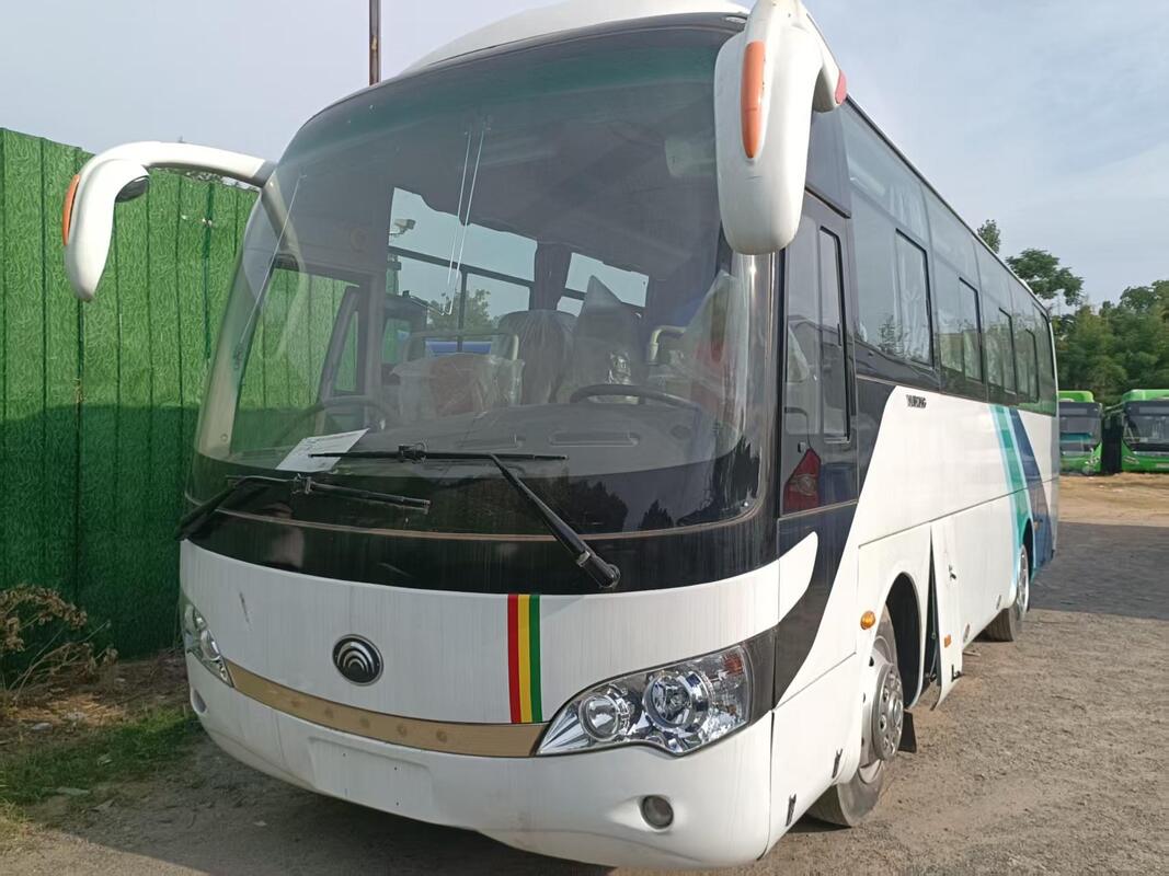 39 Seater Used Yuton-g Bus City Bus with 2+2 Seat Layout and Custom Made Paint for Passenger Transport