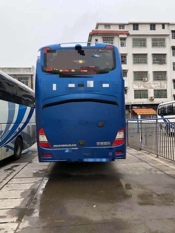 2014 χρησιμοποιημένα έτος λεωφορεία Yutong 61 καθίσματα ένα στρώμα και μισό με το φωτεινό χρώμα