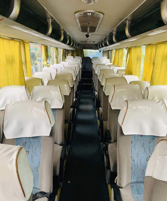 6127 Μοντέλο Diesel Yutong Μεταχειρισμένο λεωφορείο Tour 55 θέσεων 2011 Έτος LHD ISO πέρασε