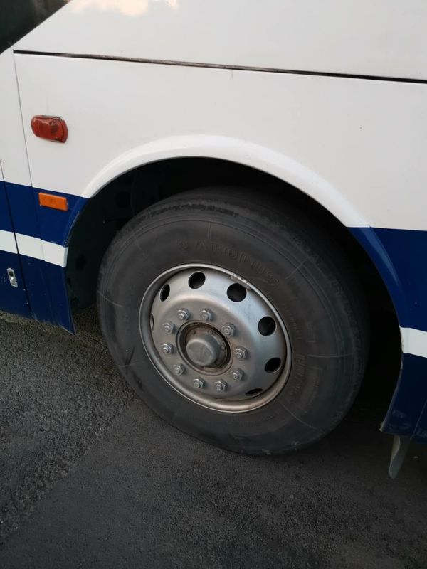 Το αριστερό Drive χρησιμοποίησε χρησιμοποιημένο λεωφορείο λεωφορείων λεωφορείων Yutong/το 2011 το έτος για την επιχείρηση μεταφορών