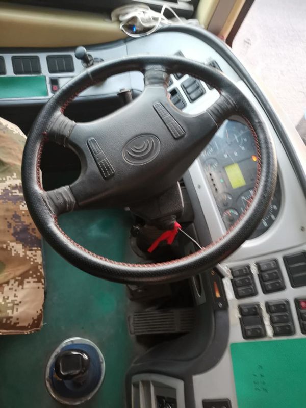Το αριστερό Drive χρησιμοποίησε χρησιμοποιημένο λεωφορείο λεωφορείων λεωφορείων Yutong/το 2011 το έτος για την επιχείρηση μεταφορών