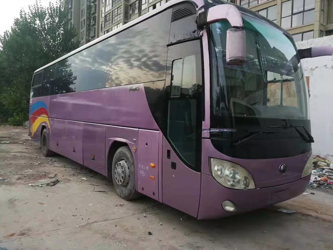Η αριστερή οδήγηση χρησιμοποίησε το λεωφορείο 55 Seater πορφύρα 2011 έτους 6120HY19 με τα καθίσματα δέρματος