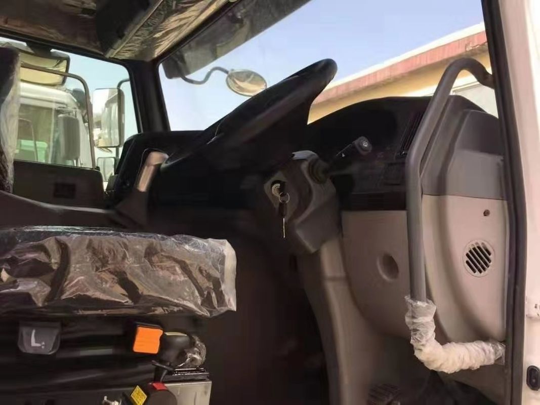 ZZ3317N3867 χρησιμοποιημένο Tipper ελαστικών αυτοκινήτου φορτηγών απορρίψεων 8*4 12 φορτηγό με το δεξί Drive