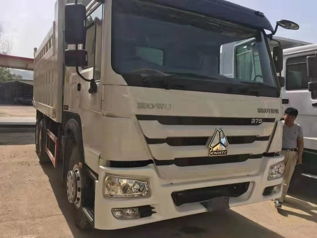 ZZ3317N3867 χρησιμοποιημένο Tipper ελαστικών αυτοκινήτου φορτηγών απορρίψεων 8*4 12 φορτηγό με το δεξί Drive