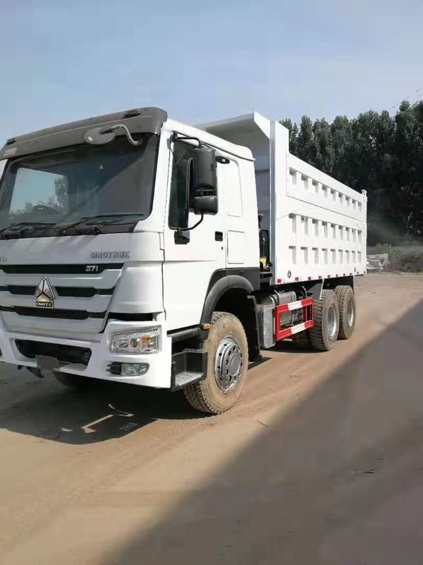 ZZ3317N3867 χρησιμοποιημένο Tipper ελαστικών αυτοκινήτου φορτηγών απορρίψεων 8*4 12 φορτηγό με το δεξί Drive