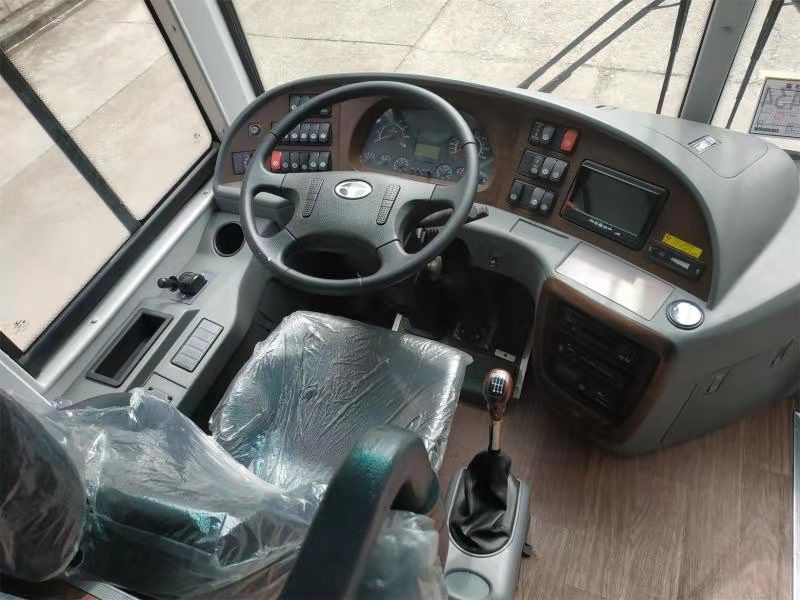 63 καθισμάτων diesel μηχανών λεωφορείων διπλή πίσω ανώτατη ταχύτητα Drive 110km/Χ αξόνων αριστερή