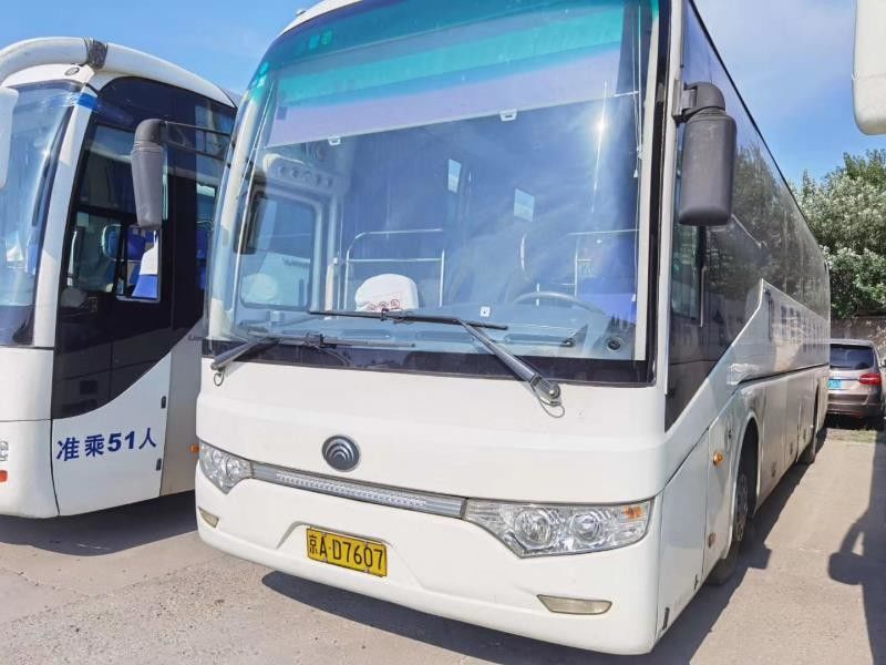 Χρησιμοποιημένο εσωτερικό πολυτέλειας λεωφορείων ταξιδιού 2010 έτους diesel καθισμάτων Yutong ZK6122 51 RHD