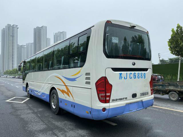 49 καθισμάτων 192kw οπίσθιο diesel λεωφορείο YC Yutong μηχανών 2016 χρησιμοποιημένο έτος. Μηχανή 14700kg