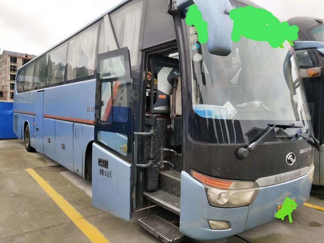 Μηχανή diesel Kinglong RHD 53 χρησιμοποιημένο λεωφορείο λεωφορείων καθισμάτων 233kw με τις διπλές πόρτες εναλλασσόμενου ρεύματος