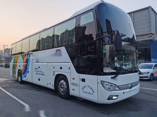 Ο επιβάτης Zk6118 336kw 49 χρησιμοποιημένο καθίσματα Yutong μεταφέρει 2017 πλαίσια Weichai 336kw αερόσακων έτους