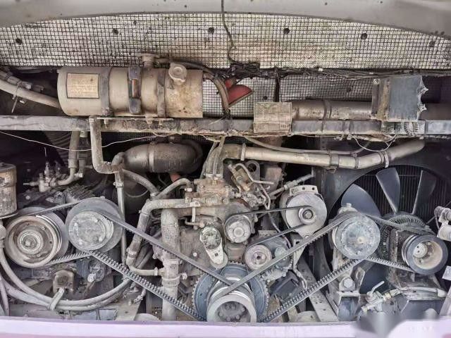 Το Yutong ZK6107 χρησιμοποίησε το λεωφορείο λεωφορείων για τα πλαίσια χάλυβα της Αφρικής 47 καθίσματα που αφέθηκαν ευρο- ΙΙΙ καλή συνθήκη οδήγησης το χαμηλό χιλιόμετρο