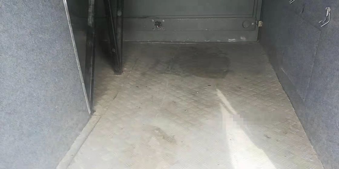 Τα χρησιμοποιημένα VIP καθίσματα λεωφορείων ZK6122 47 Yutong με την τουαλέτα διπλασιάζουν τη μηχανή 247kw Weichai πορτών