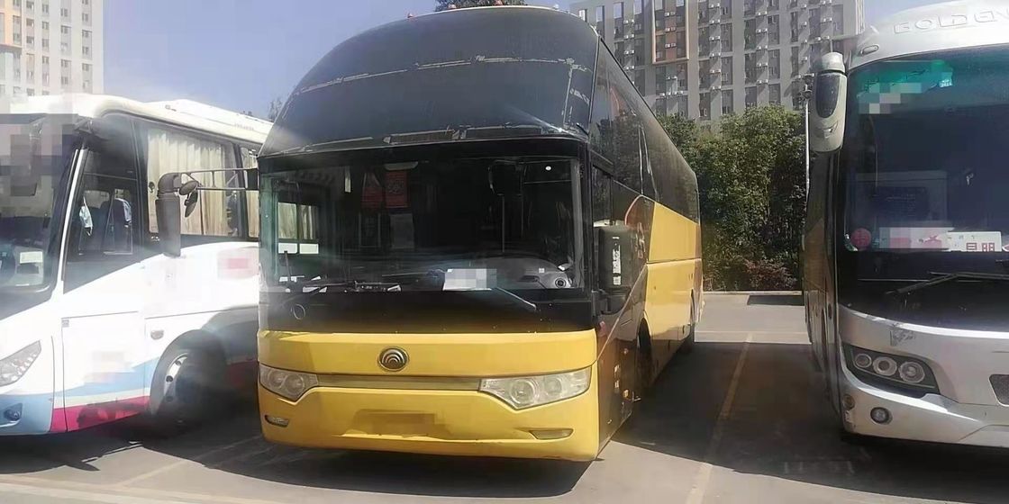 Τα χρησιμοποιημένα VIP καθίσματα λεωφορείων ZK6122 47 Yutong με την τουαλέτα διπλασιάζουν τη μηχανή 247kw Weichai πορτών