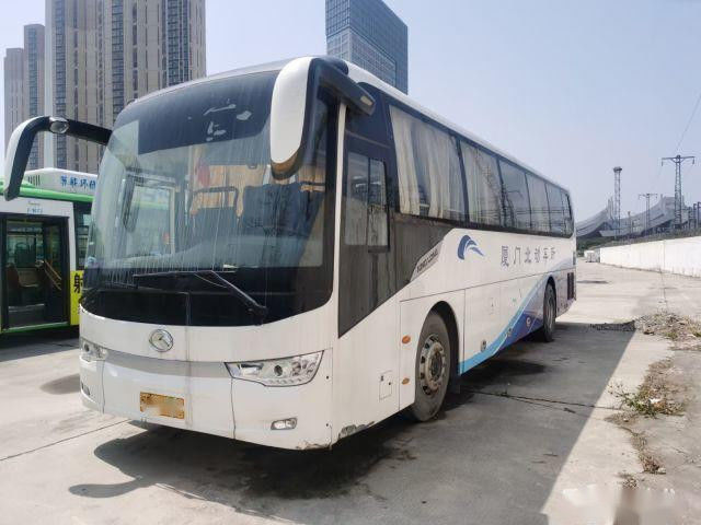 XMQ6119 χρησιμοποιημένο Kinglong μεταφέρει 56 καθίσματα 2+3 χρησιμοποιημένα σχεδιάγραμμα τουριστηκών λεωφορείων οπίσθια μηχανών διπλά πλαίσια αερόσακων Drive πορτών αριστερά