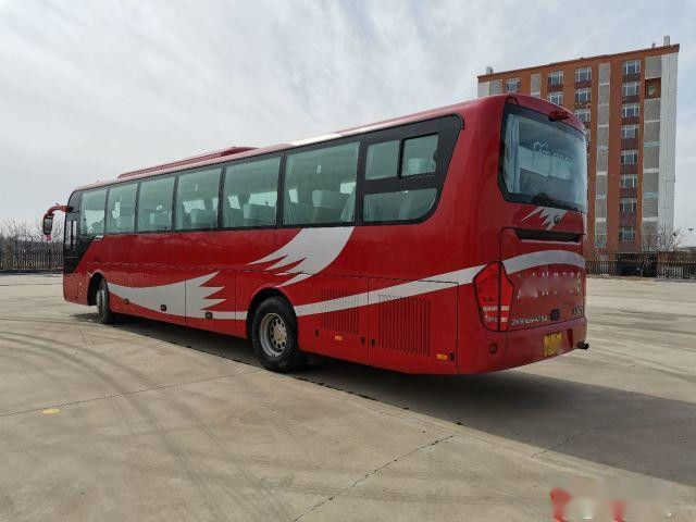 ZK6122 χρησιμοποιημένο εμπορικό σήμα 55 Yutong λεωφορείων λεωφορείων καθισμάτων 2017 χαμηλά VIP καθίσματα πλαισίων χάλυβα μηχανών χιλιομέτρου οπίσθια