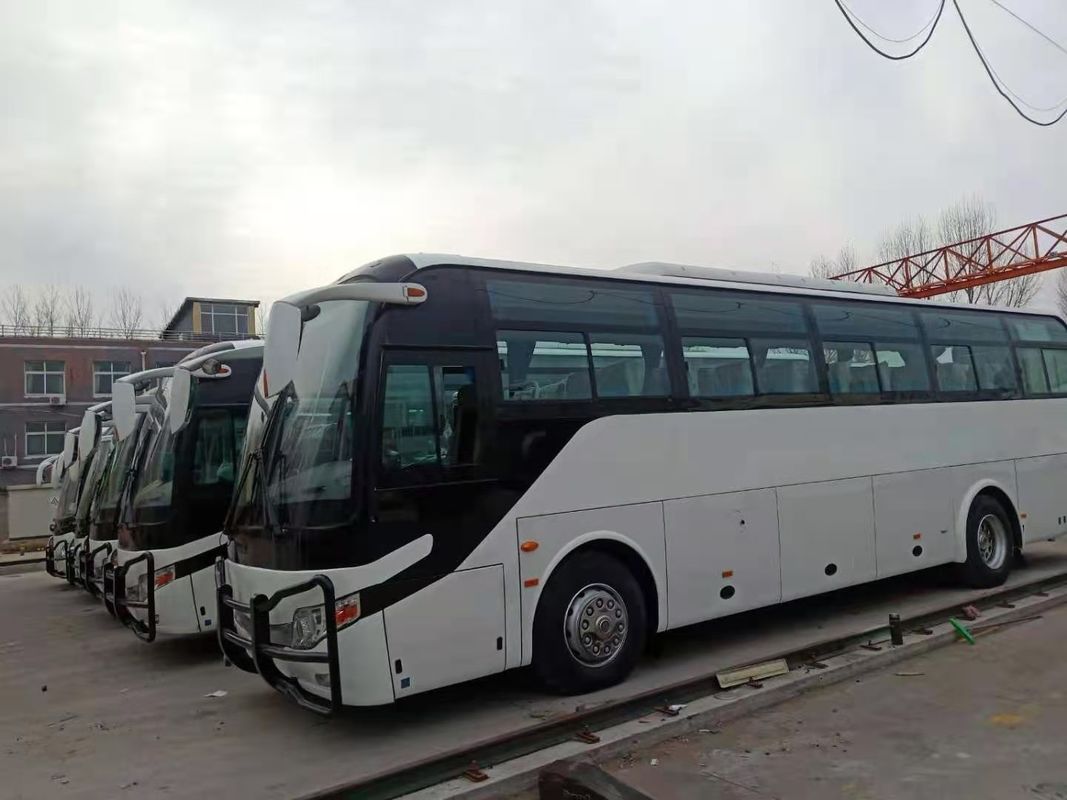 2012 χρησιμοποιημένα λεωφορεία 51 Yutong έτους diesel άσπρο χρώμα καθισμάτων Zk6110 με τον προφυλακτήρα