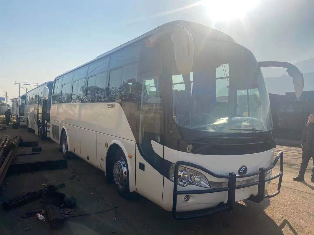 2012 χρησιμοποιημένα λεωφορεία 51 Yutong έτους diesel άσπρο χρώμα καθισμάτων Zk6110 με τον προφυλακτήρα