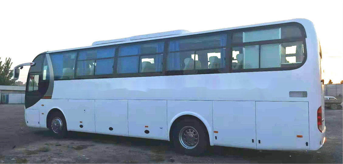Χρησιμοποιημένο λεωφορείο ZK6110 51 Yutong χρησιμοποιημένες καθίσματα αημένες οδηγώντας πλαίσια διπλές πόρτες χάλυβα τουριστηκών λεωφορείων