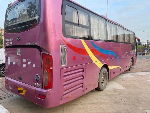 Ανανεώστε μακρύ XMQ6113 του 2015 χρησιμοποιημένο το έτος λεωφορείο 51 λεωφορείων βασιλιάδων χρησιμοποιημένη καθίσματα μηχανή diesel λεωφορείων που κανένα ατύχημα LHD δεν μεταφέρει