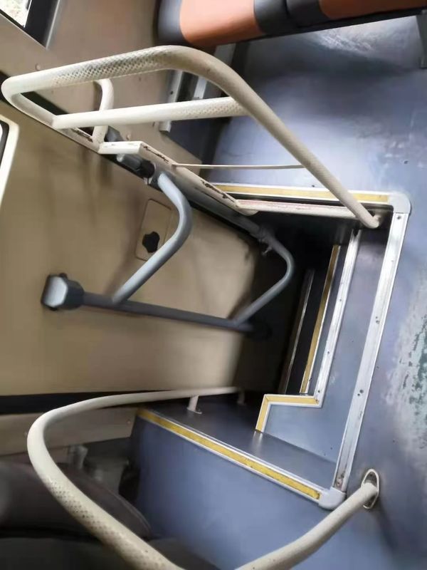44 τα καθίσματα χρησιμοποίησαν Yutong ZK6102D χρησιμοποιημένες τις λεωφορείο λεωφορείων λεωφορείων το 2014 μηχανές diesel οδήγησης LHD μηχανών έτους μπροστινές