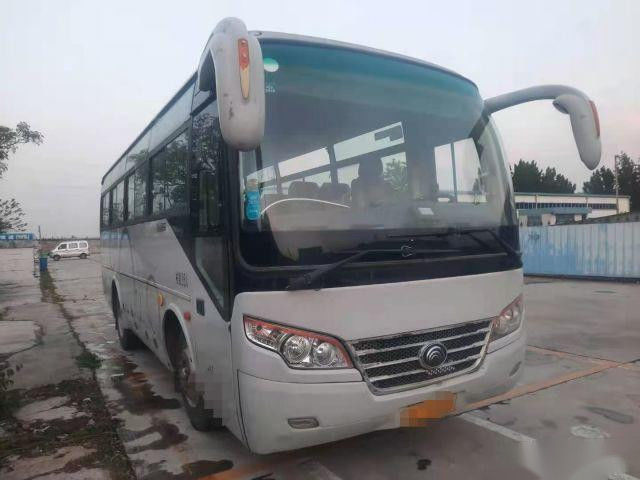 Το εμπορικό σήμα ZK6792D 35 ευρώ ΙΙΙ μπροστινή μηχανή Yuchai 160kw Yutong καθισμάτων άφησε στην οδήγηση τη Nude συσκευασία