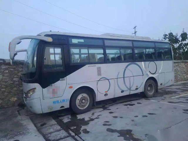 Το εμπορικό σήμα ZK6792D 35 ευρώ ΙΙΙ μπροστινή μηχανή Yuchai 160kw Yutong καθισμάτων άφησε στην οδήγηση τη Nude συσκευασία