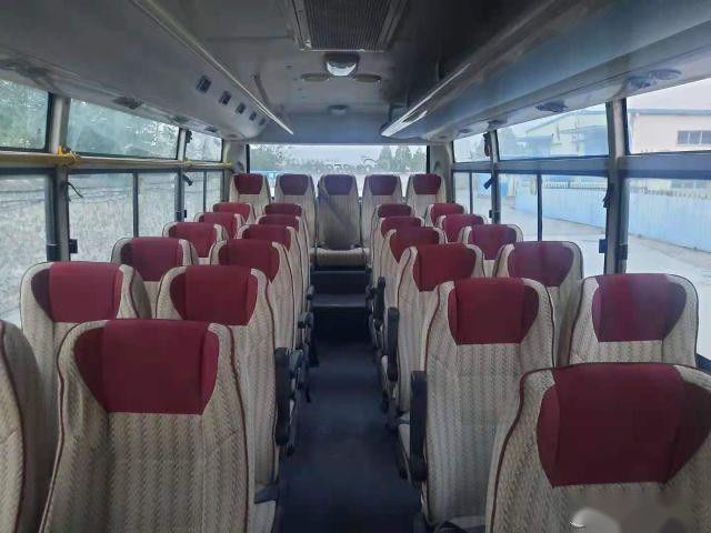 Το εμπορικό σήμα ZK6792D 35 ευρώ ΙΙΙ μπροστινή μηχανή Yuchai 160kw Yutong καθισμάτων άφησε στην οδήγηση τη Nude συσκευασία