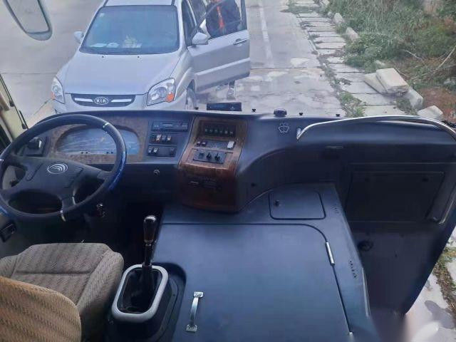 Το εμπορικό σήμα ZK6792D 35 ευρώ ΙΙΙ μπροστινή μηχανή Yuchai 160kw Yutong καθισμάτων άφησε στην οδήγηση τη Nude συσκευασία