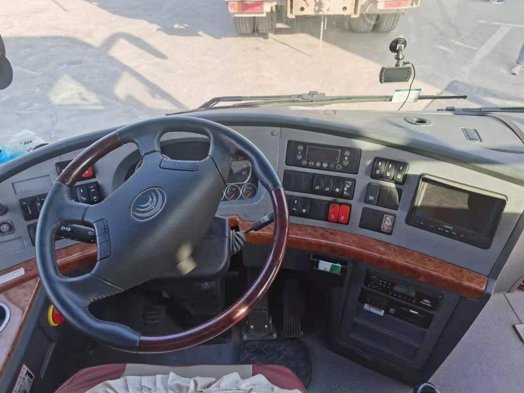 Χρησιμοποιημένο λεωφορείο ZK6110 Yutong που αφήνεται την οδήγηση 48 καθίσματα διπλές πόρτες Yuchai οπίσθια μηχανή χαμηλό χρησιμοποιημένο χιλιόμετρο τουριστηκό λεωφορείο