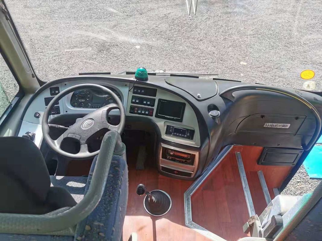 Χρησιμοποιημένο τουριστηκό λεωφορείο Yutong ZK6999 45 οπίσθια πλαίσια αερόσακων λεωφορείων LHD επιβατών μηχανών 177kw καθισμάτων