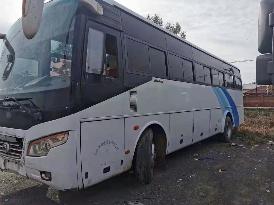 49 καθίσματα χρησιμοποίησαν Yutong ZK6102D χρησιμοποιημένες τις λεωφορείο λεωφορείων λεωφορείων το 2011 μηχανές diesel οδήγησης LHD μηχανών έτους μπροστινές