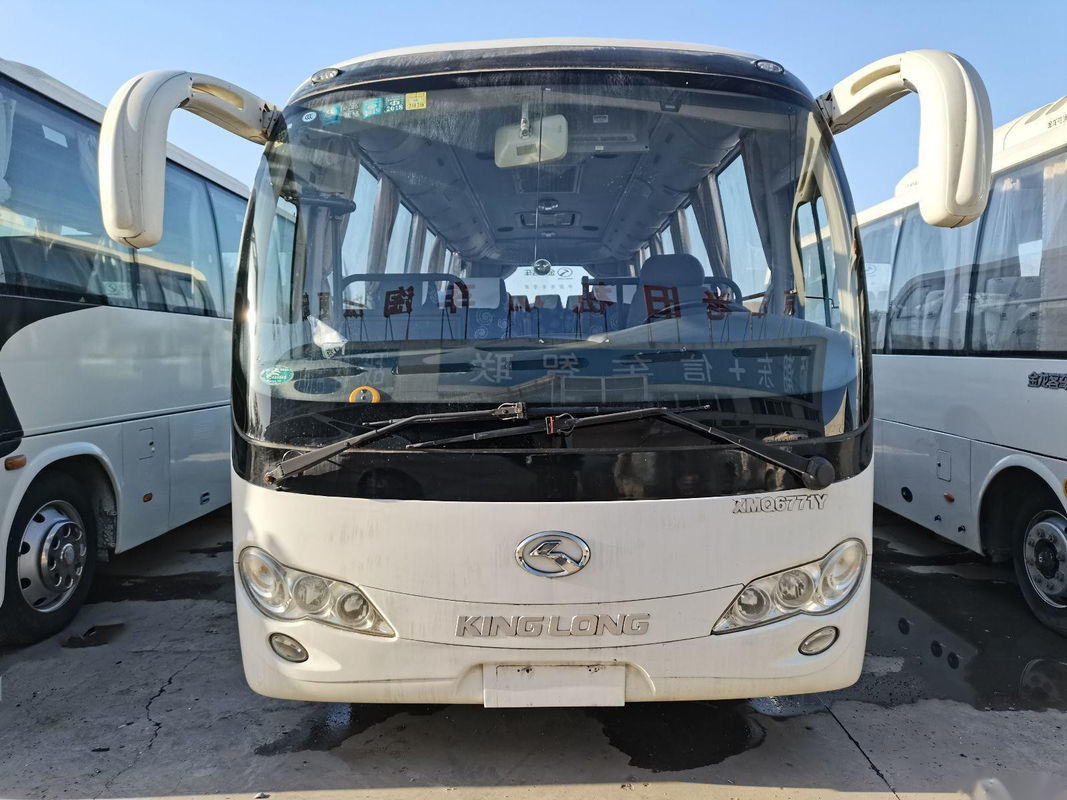 Το χρησιμοποιημένο λεωφορείο XMQ6771 30 οπίσθια μηχανή 132kw λεωφορείων της Cummins καθισμάτων άφησε χρησιμοποιημένο το οδήγηση λεωφορείο Kinglong