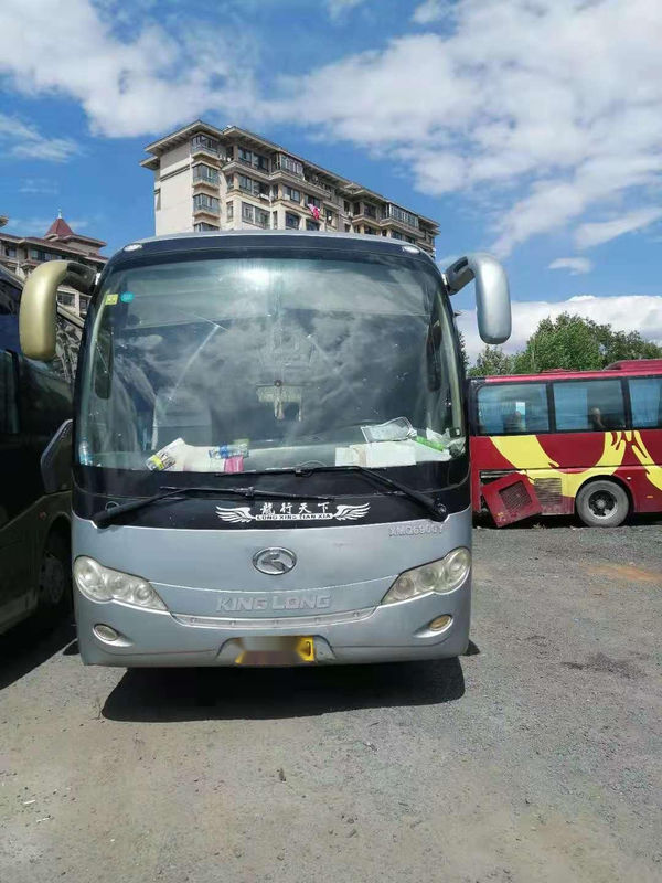Το χρησιμοποιημένο Kinglong χαμηλό χιλιόμετρο πορτών 39seats λεωφορείων XMQ6900 διπλό άφησε τα πλαίσια χάλυβα οδήγησης