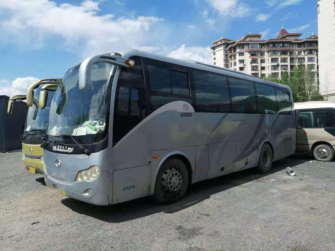Το χρησιμοποιημένο Kinglong χαμηλό χιλιόμετρο πορτών 39seats λεωφορείων XMQ6900 διπλό άφησε τα πλαίσια χάλυβα οδήγησης