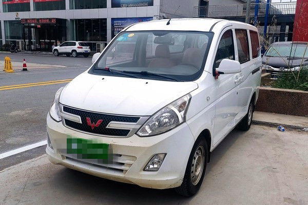 2016 έτος 7 καθισμάτων χρησιμοποιημένο Wuling Drive καυσίμων LHD βενζίνης αυτοκινήτων αυτοκινήτων μίνι χρησιμοποιημένο λεωφορείο