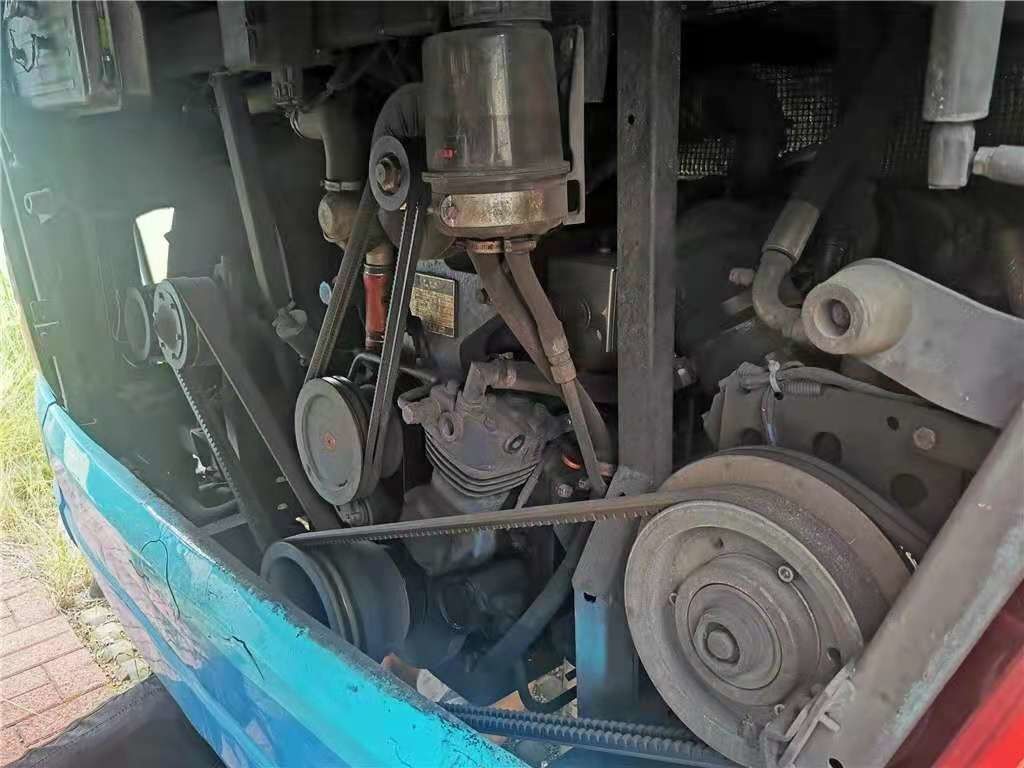Το χρησιμοποιημένο λεωφορείο ZK6122 49 Yutong οπίσθια πλαίσια αερόσακων μηχανών 336kw καθισμάτων WP.10 χρησιμοποιούμενα προγυμνάζει το λεωφορείο