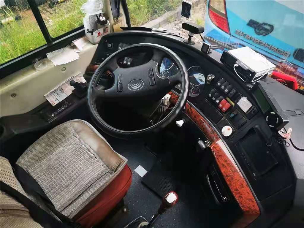 Το χρησιμοποιημένο λεωφορείο ZK6122 49 Yutong οπίσθια πλαίσια αερόσακων μηχανών 336kw καθισμάτων WP.10 χρησιμοποιούμενα προγυμνάζει το λεωφορείο