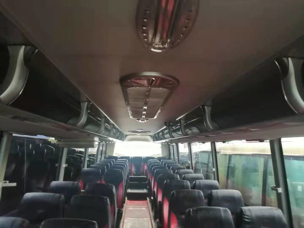 Χρησιμοποιημένα καθίσματα λεωφορείων ZK6127 55 Yutong που αφήνονται τα πλαίσια αερόσακων Seerting την οπίσθια μηχανή ευρο- ΙΙΙ χρησιμοποιημένο τουριστηκό λεωφορείο για την Αφρική