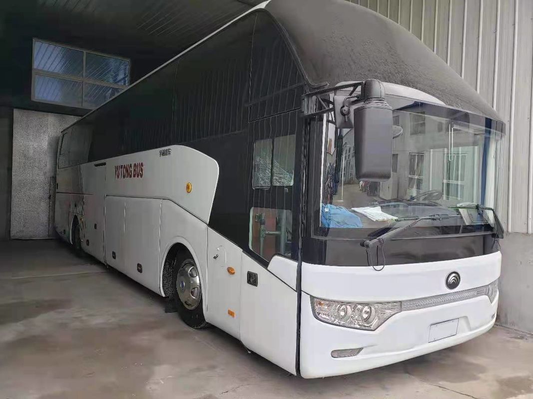 Το χρησιμοποιημένο Yutong ευρώ ΙΙΙ πορτών λεωφορείων ZK6122 53seats διπλό χαμηλό χιλιόμετρο μηχανών Yuchai χρησιμοποίησε τα πλαίσια Airbang τουριστηκών λεωφορείων