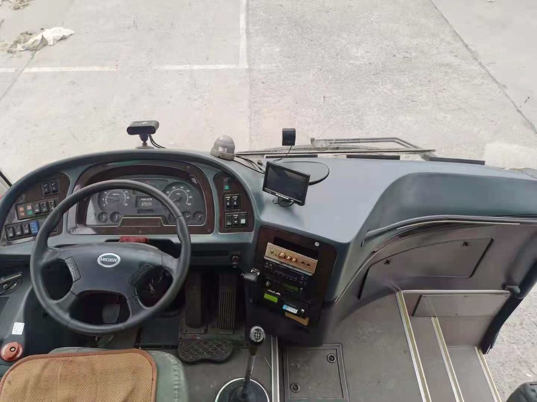 Χρησιμοποιημένο υψηλότερο λεωφορείο KLQ6808 35 οπίσθια μηχανή 140kw Yuchai καθισμάτων χρησιμοποιούμενη χαμηλό χιλιόμετρο πλαισίων χάλυβα λεωφορείων λεωφορείων