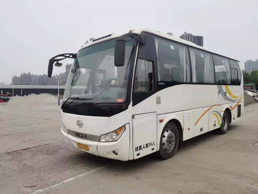 Χρησιμοποιημένο υψηλότερο λεωφορείο KLQ6808 35 οπίσθια μηχανή 140kw Yuchai καθισμάτων χρησιμοποιούμενη χαμηλό χιλιόμετρο πλαισίων χάλυβα λεωφορείων λεωφορείων