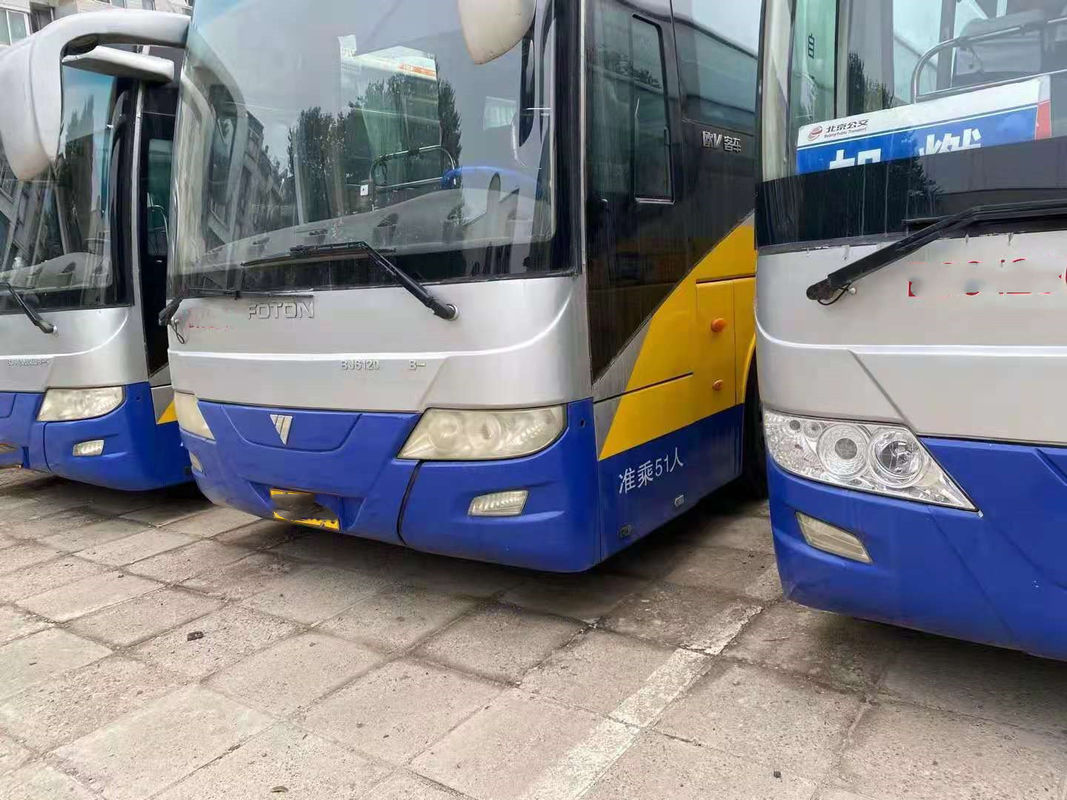 Το χρησιμοποιημένο εμπορικό σήμα τουριστηκών λεωφορείων χρησιμοποίησε την οπίσθια μηχανή λεωφορείων 51seats Yuchai Foton υψηλή - ποιοτικό λεωφορείο 243kw