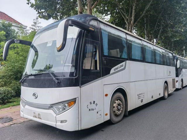 Το χρησιμοποιημένο χαμηλό χιλιόμετρο λεωφορείων Kinglong χρησιμοποίησε το λεωφορείο λεωφορείων για την Αφρική 50 ενιαία πόρτα πρότυπο XMQ6112 καθισμάτων