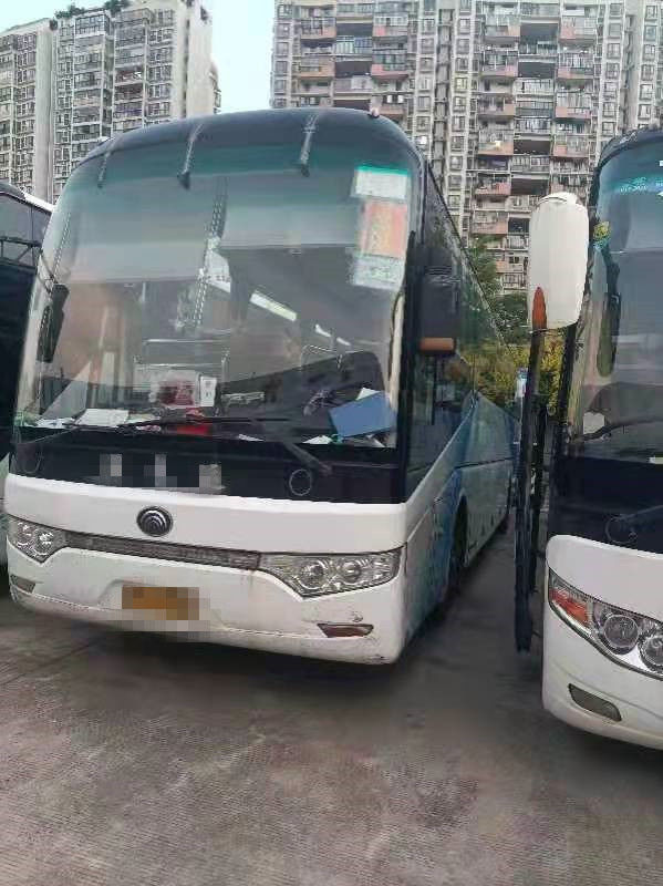 49 καθίσματα χρησιμοποίησαν χρησιμοποιημένο το λεωφορείο Yutong αριστερό Drive λεωφορείων λεωφορείων λεωφορείων χρησιμοποιημένο ZK6122HQ με το κλιματιστικό μηχάνημα
